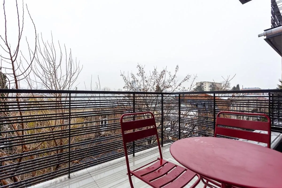 Super Cozy 1Br Apartment For 3 Near Fabrica Tbilisi 0*,  Georgien